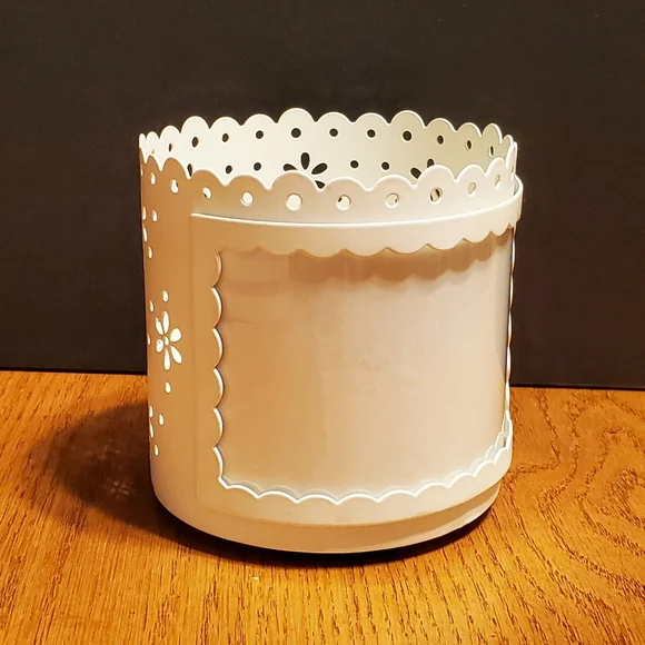 Yankee Candle Eyelet Lace Photo Frame Candle Holder - Picture 2 of 14